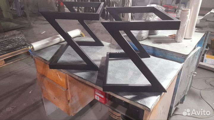 Подстолье из металла