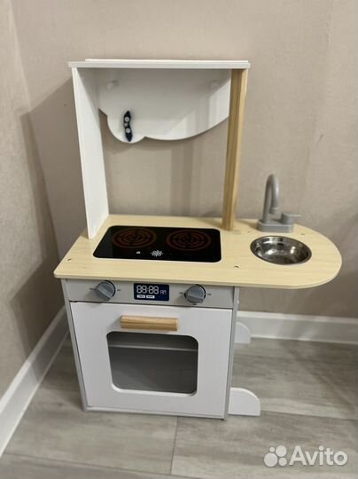 Детская игровая кухня деревянная