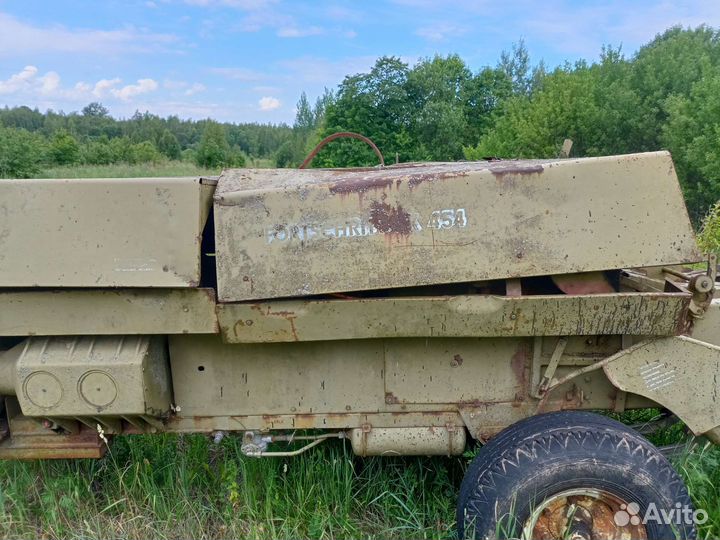 Пресс-подборщик Fortschritt К-454, 1989
