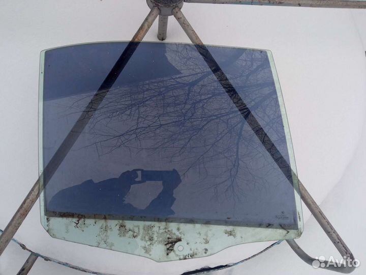 Стекла дверей BMW X5 E53