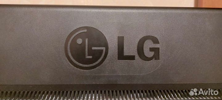 Монитор LG 19
