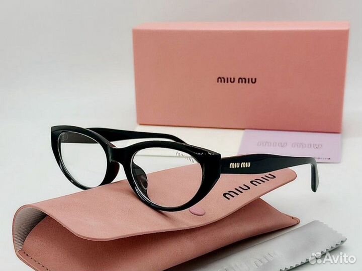 Солнцезащитные очки miu miu