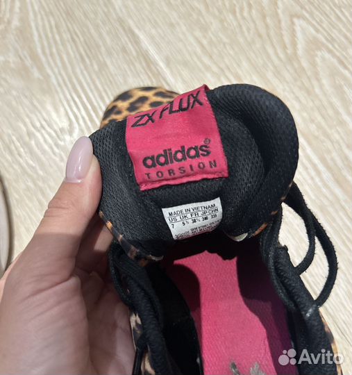 Кроссовки Adidas 38,5 размер