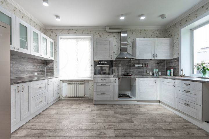 Дом 180 м² на участке 5,7 сот.