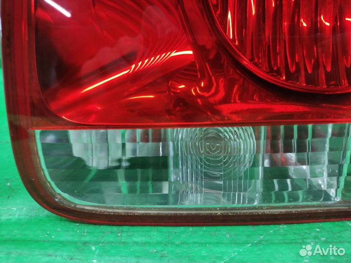 Фонарь правый в крышку багаж. VW Touareg 02-07