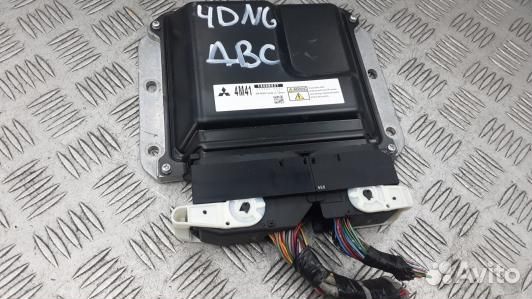 Блок управления двс mitsubishi pajero 4 (4DN06PC01