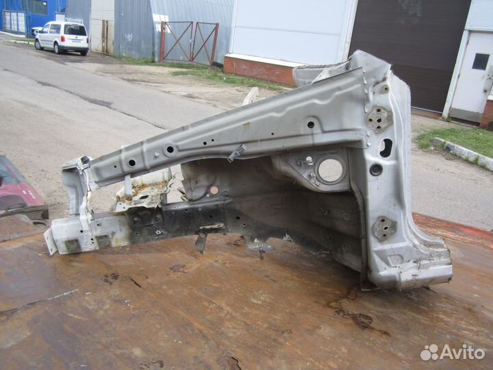 Передняя левая четверть Chevrolet Lacetti хэтчбек