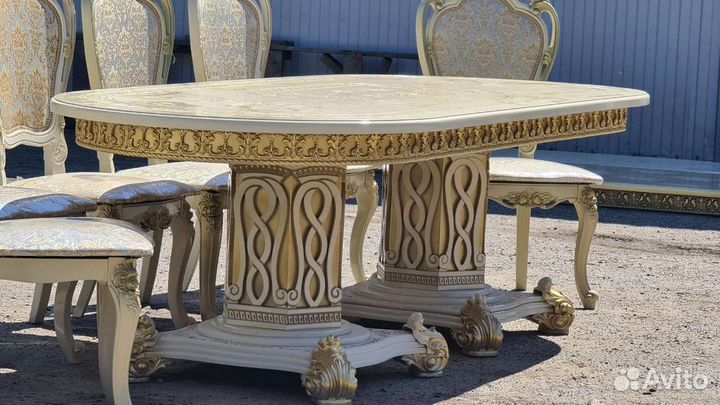 Столы и стулья