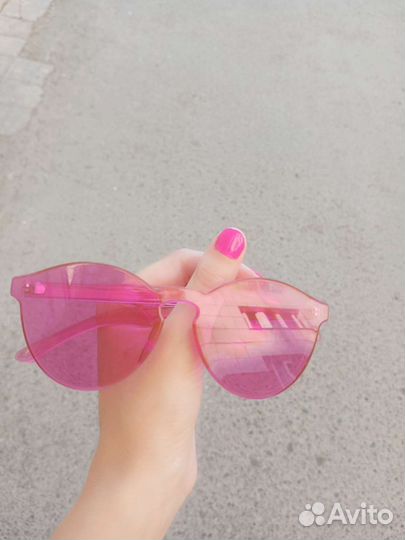 Солнцезащитные очки женские брендовые