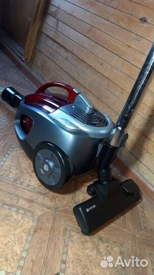 Пылесос Vitek VT-1827