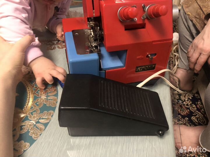 Швейная машина оверлок бу