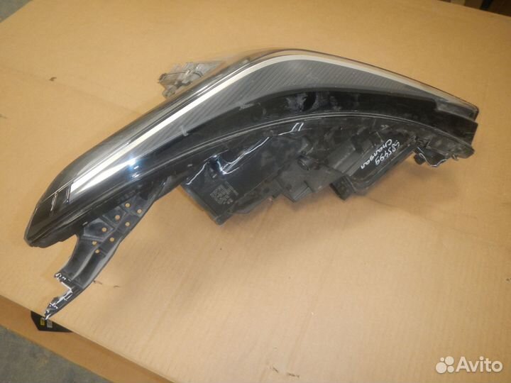 Фара левая FAW Bestune B70