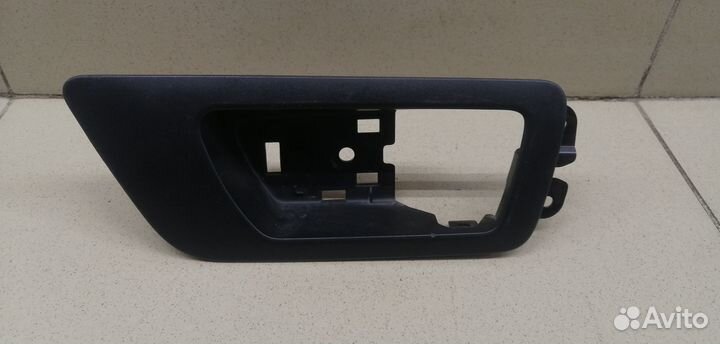 Накладка ручки внутренней Highlander III 2013