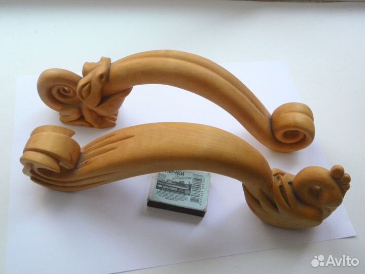 1 и 1\2 полки, ручки дверные, резьба