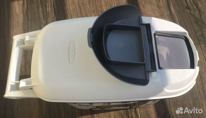 Контейнер для сухого корма