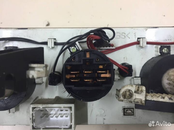 Блок управления отопителем Chevrolet Aveo T200 200