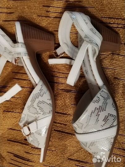 Босоножки женские 38 размер