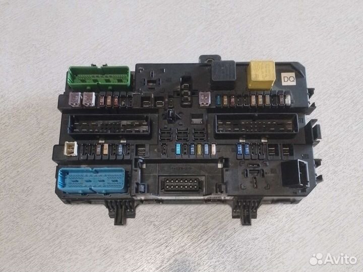 Блок предохранителей багажника Opel 13181279 DQ