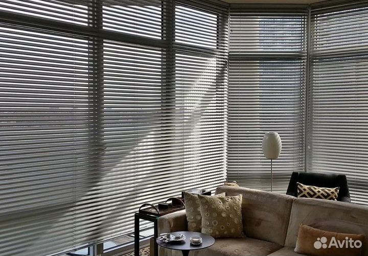 Горизонтальные жалюзи на окна