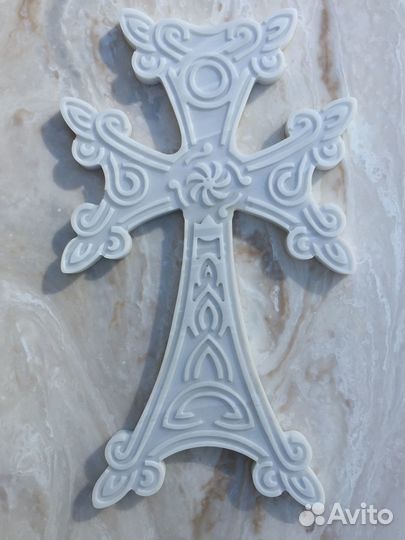 Кресты и таблички на памятники