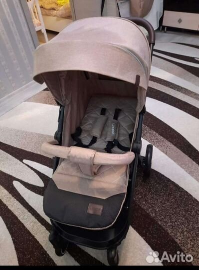 Коляска прогулочная