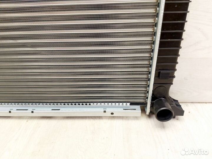 Радиатор охлаждения Mercedes Sprinter 208D-409D