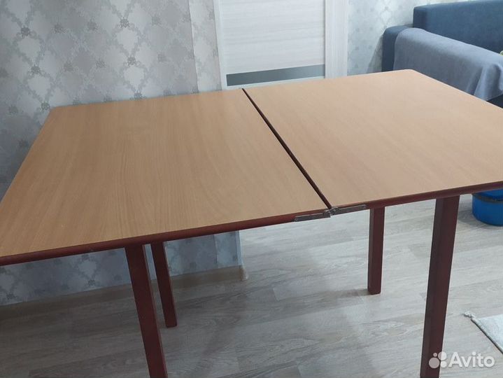 Кухонный стол