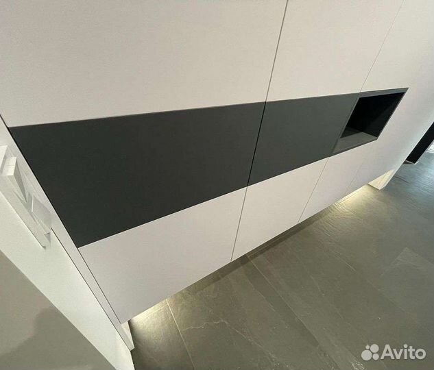 Парящий шкаф