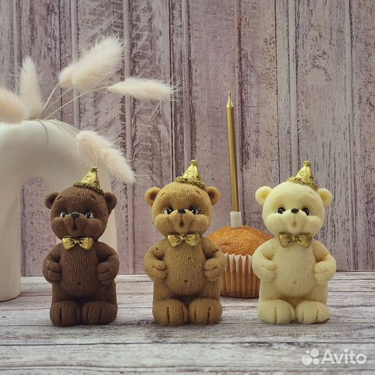 Шоколадный мишка задувает свечку, топпер на торт