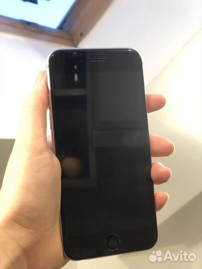Телефон iPhone 6