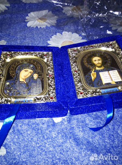 Икона двойная,в очень красивом окладе