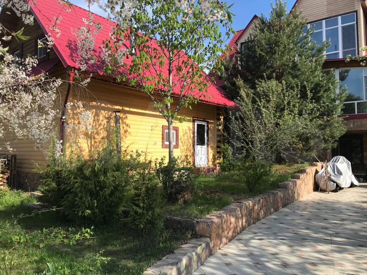 Коттедж 396,4 м² на участке 11,4 сот.