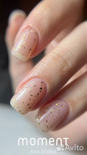 Модель на маникюр