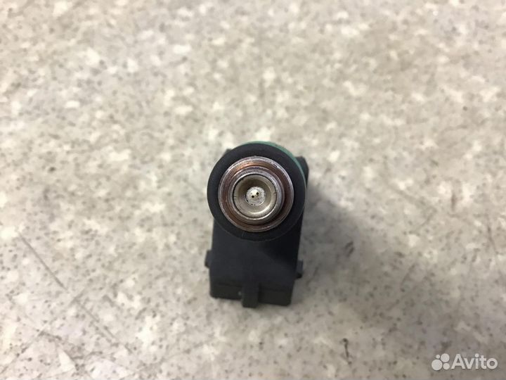 Форсунка инжекторная электрическая Nissan Almera