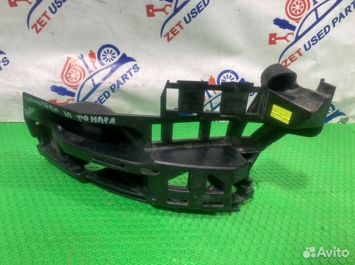 Кронштейн заднего бампера задний правый Porsche