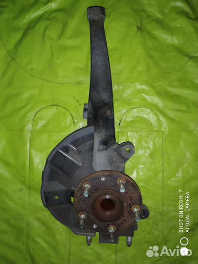 Кулак поворотный передний на Mazda 6 GH 2007-2012г