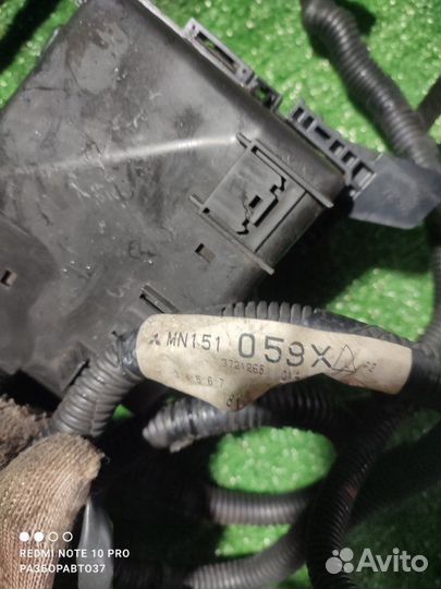 Блок предохранителей под капот Mitsubishi Lancer 9