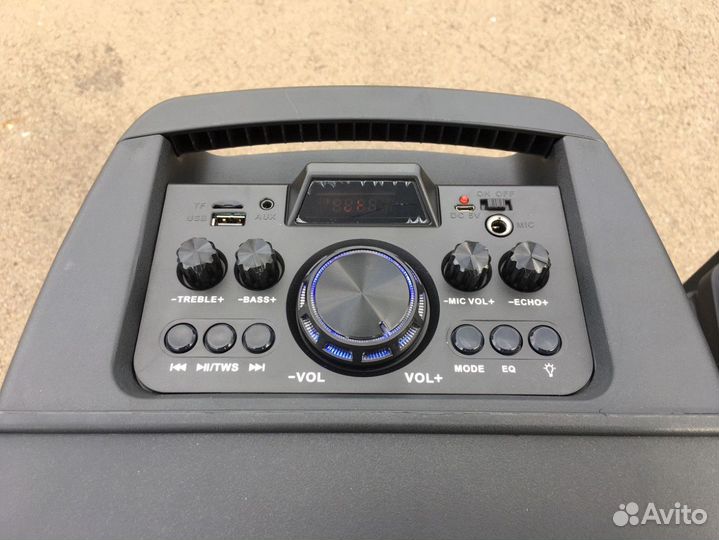 Портативная колонка с микрофоном