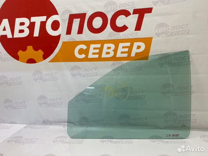 Стекло двери переднее левое Chrysler Voyager 3.3L