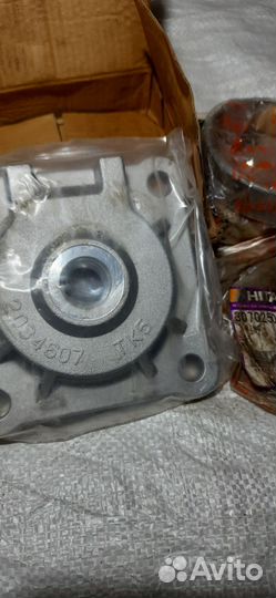 Крышка центрального коллектора на hitachi