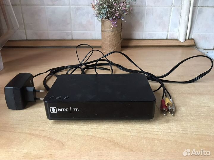 Iptv декодер МТС DN300, питание провод, 2 пульта