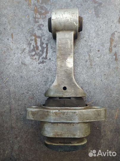 Опора двигателя задняя Kia Cerato 3/Elantra 5