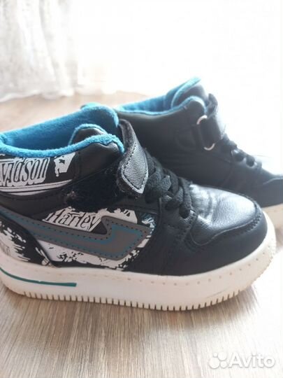 Кроссовки демисезонные 24р