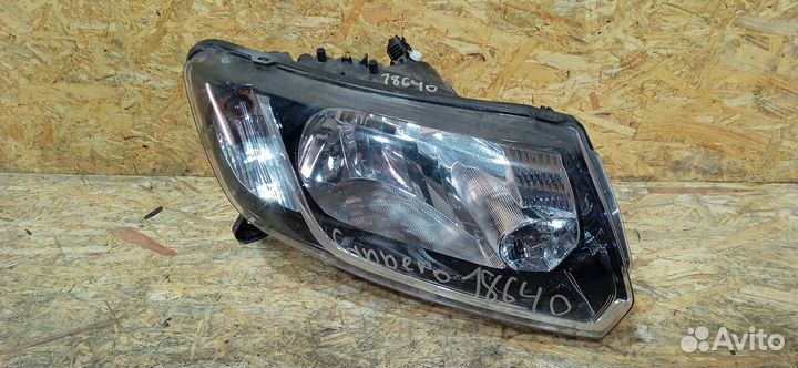 Фара правая Renault Sandero 2 рест. 2019