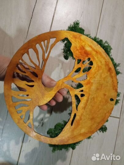 Настенное панно из дерева со мхом