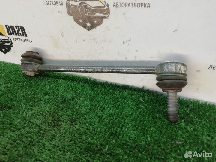 Стойка переднего стабилизатора