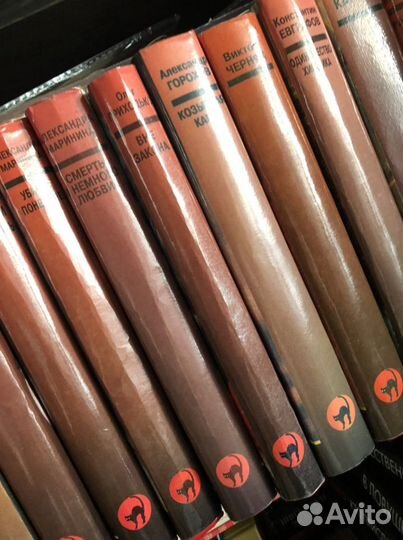 Книги из серии Черная кошка