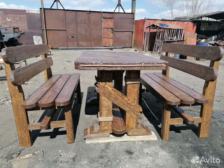 Стол деревянный с лавками под старину