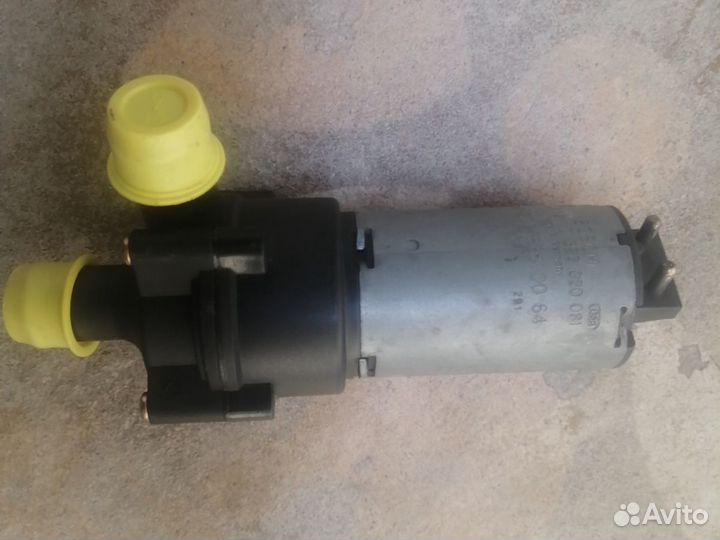 Насос печки Mercedes 2028350064