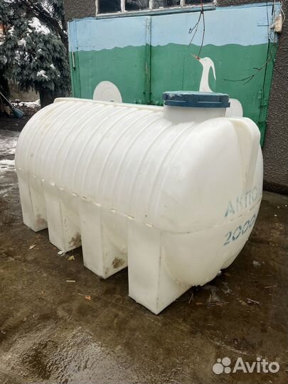 Емкость для воды 2000 литров